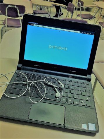 Allowing students to listen to music in school has some benefits