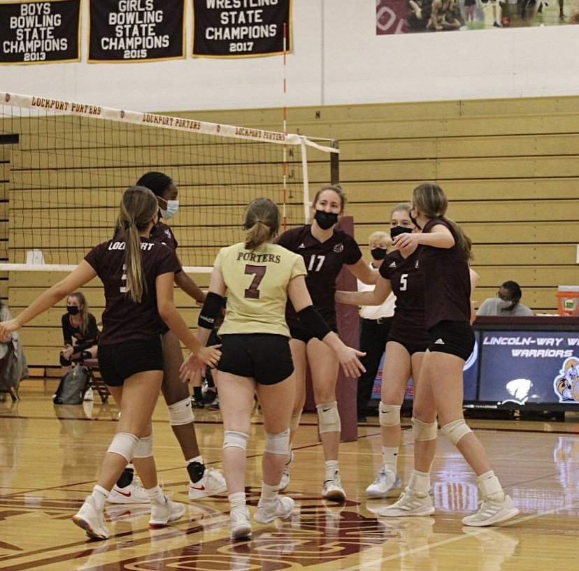 Pictured: Aleksa Simkus, Christian Bouie, Ellie Anselmo, Nadia Goich, Cameryn DeBlecourt, and Grace Juergens
Photo Credit: Morgan Dapkus
