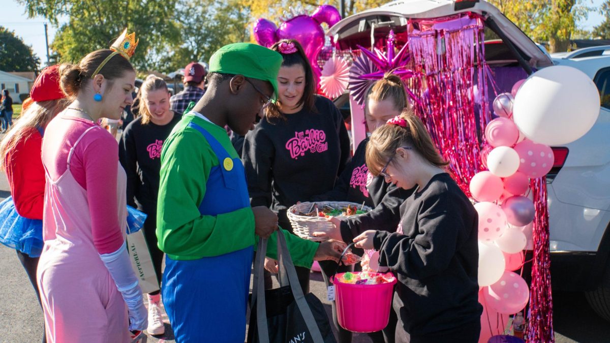 LTHS Hosts Their Annual Trunk-Or-Treat