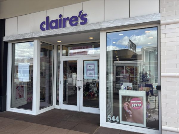 Claire's store with sales at Oakbrook Shopping Center.