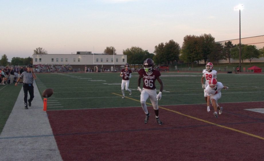 Intend touchdown pass to Khairi Sias (#86).  
