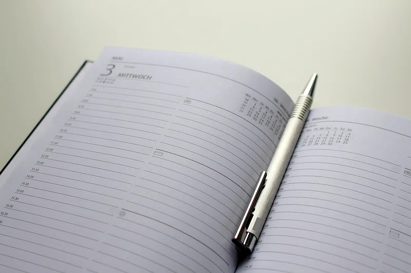 Students will need to stay organized and stay on track with their assignments, especially with an extra period. Accessed via Rawpixel. CC.0 1.0.
